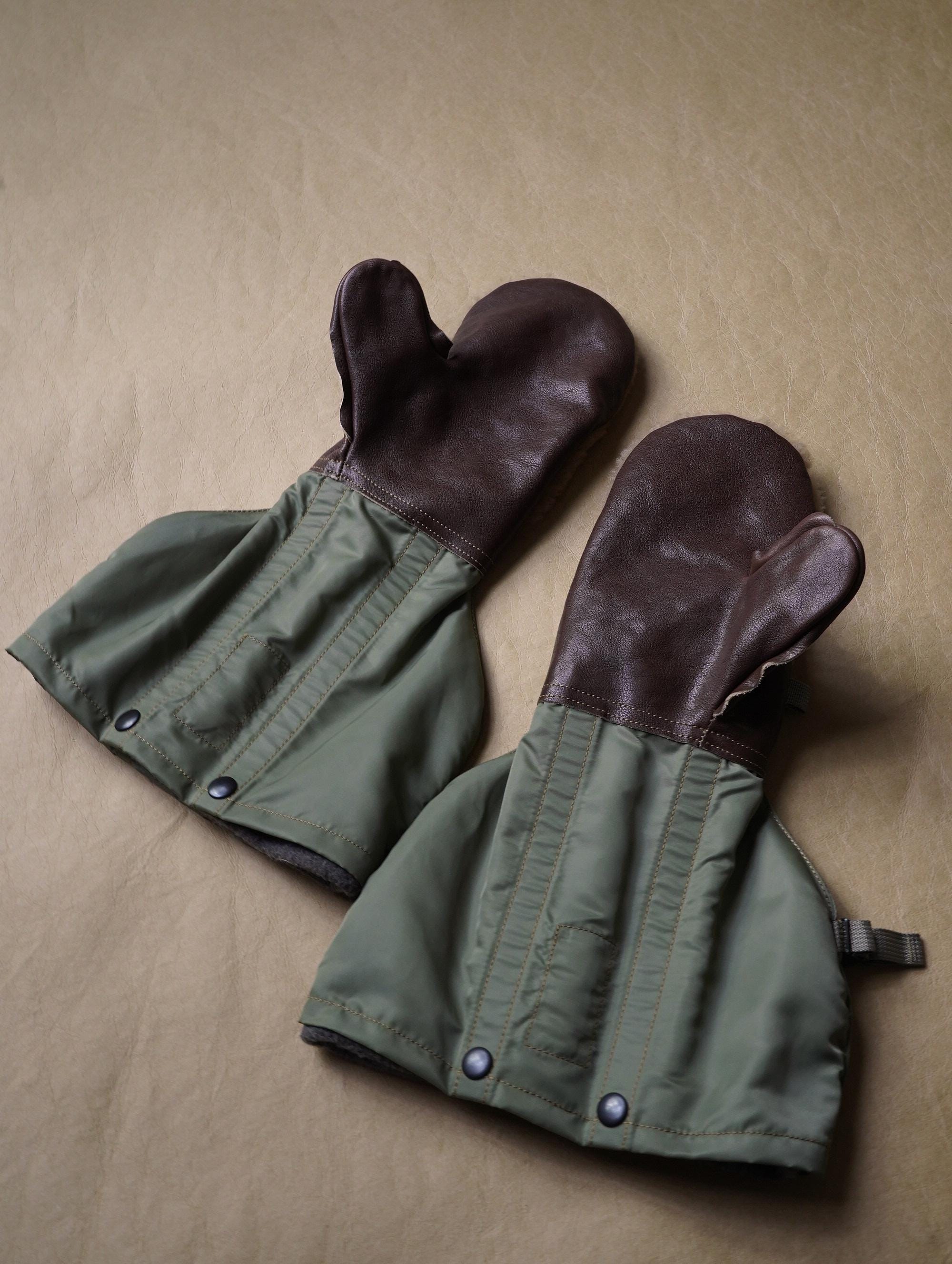 N-4B Flight Mittens Reproduction, Korean War Era USAF Cold Weather Gloves, Military Aviation Winter Mittens
